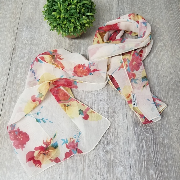 Pretty Spring Scarf - Picture 5 of 5